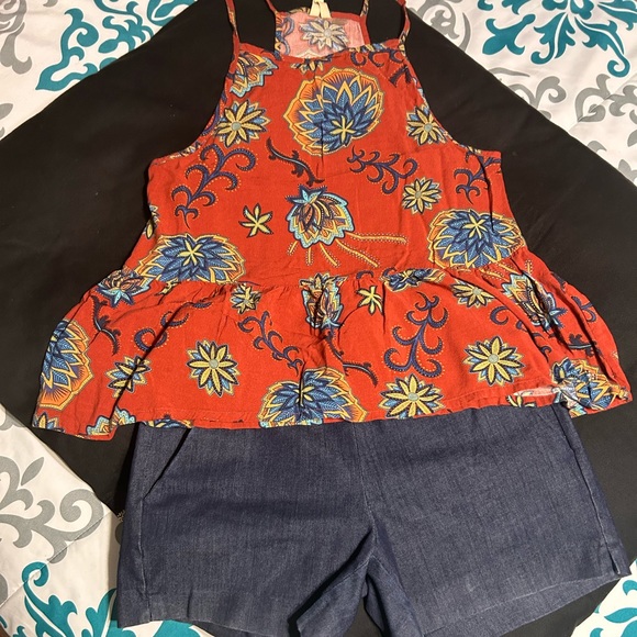 Cute short set Roxy ( top)  & 7th Ave Brand (bottom) from NY&CO. - Picture 2 of 6
